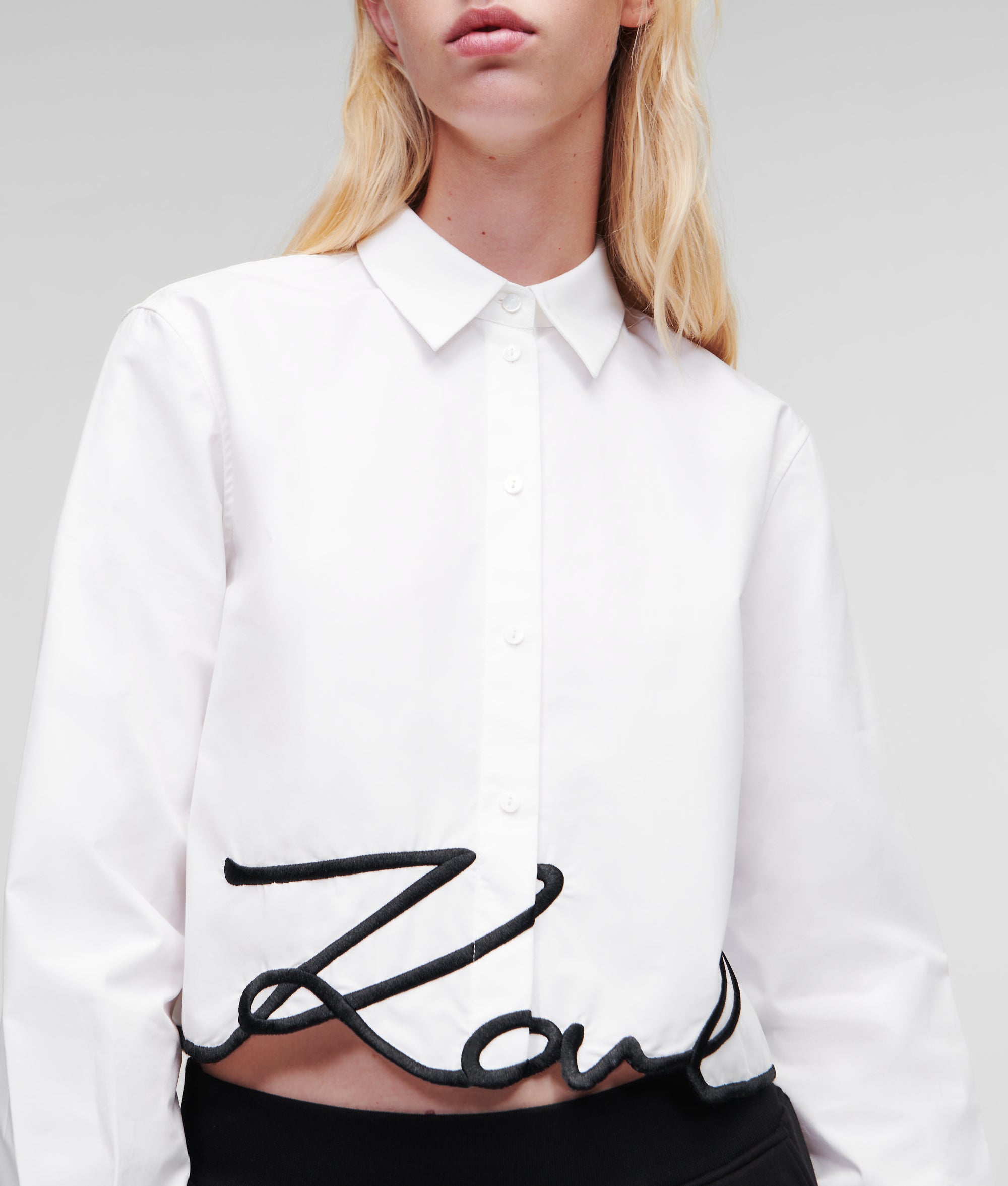 SIGNATURE CROPPED SHIRT