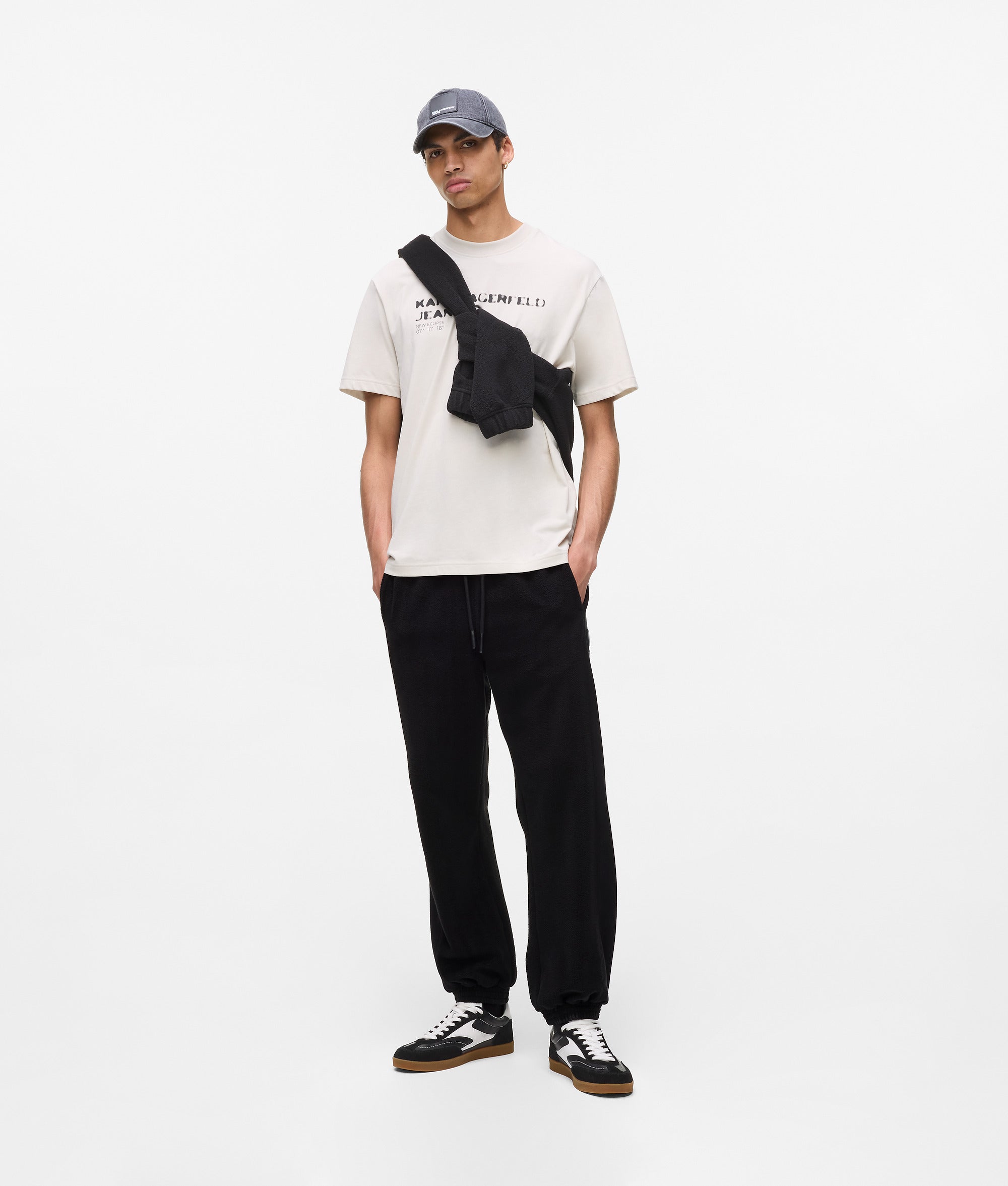 Fleece sweatpants - Image 4