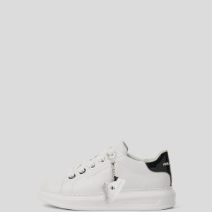 KAPRI KEYCHAIN SNEAKERS